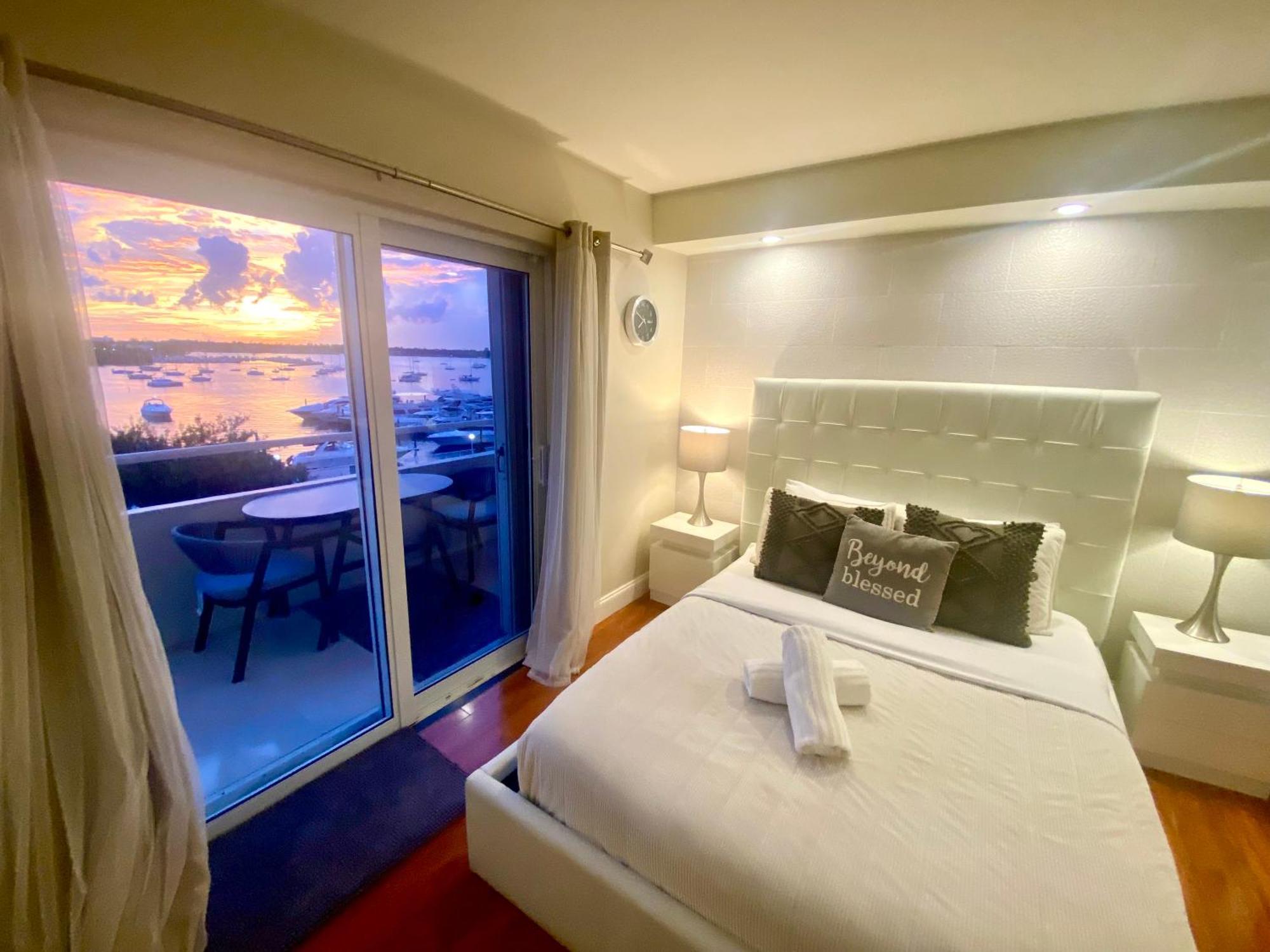 Modern Waterfront Apartment With Miami Skyline View, Free Parking 5 Mins Drive To Miami Beach Exteriör bild
